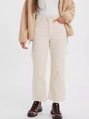 Levi's Ribcage Wide Crop Boot Corduroy Pants Cream Off-White High Rise Size 26
